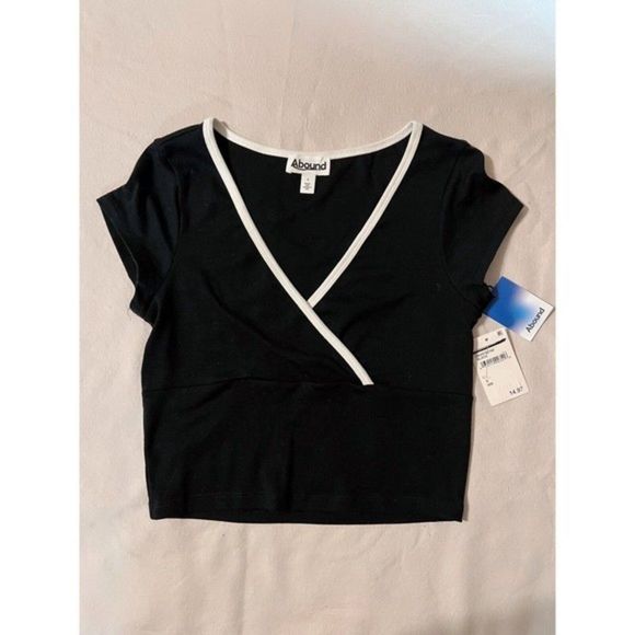 Abound Adult Top Small Black Short Sleeve Piped Surplice V Neck Crop Top Women's - Picture 1 of 6